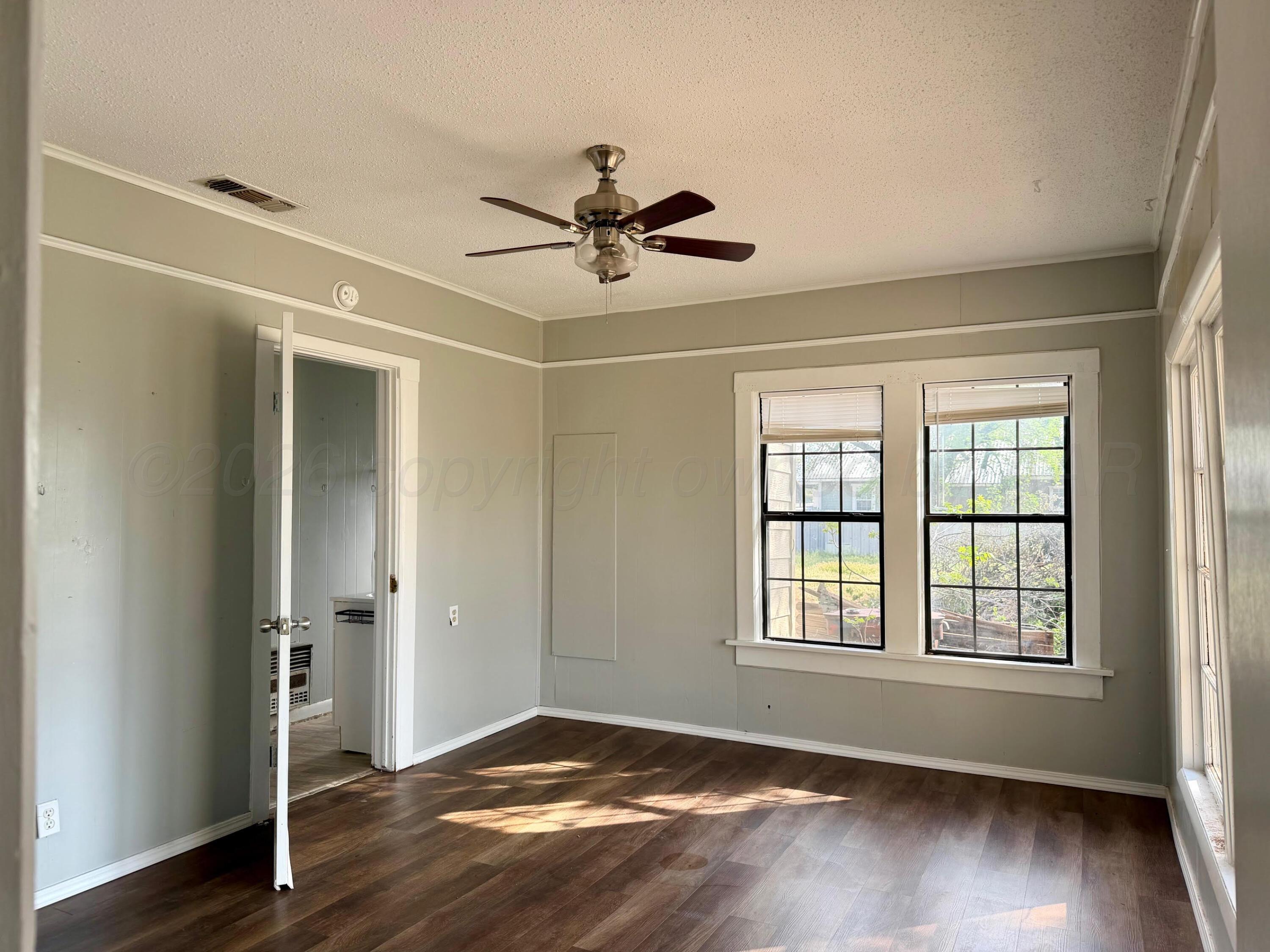 200 South Main Street Childress, TX 79201 - Photo 11 of 18 Bedroom 3