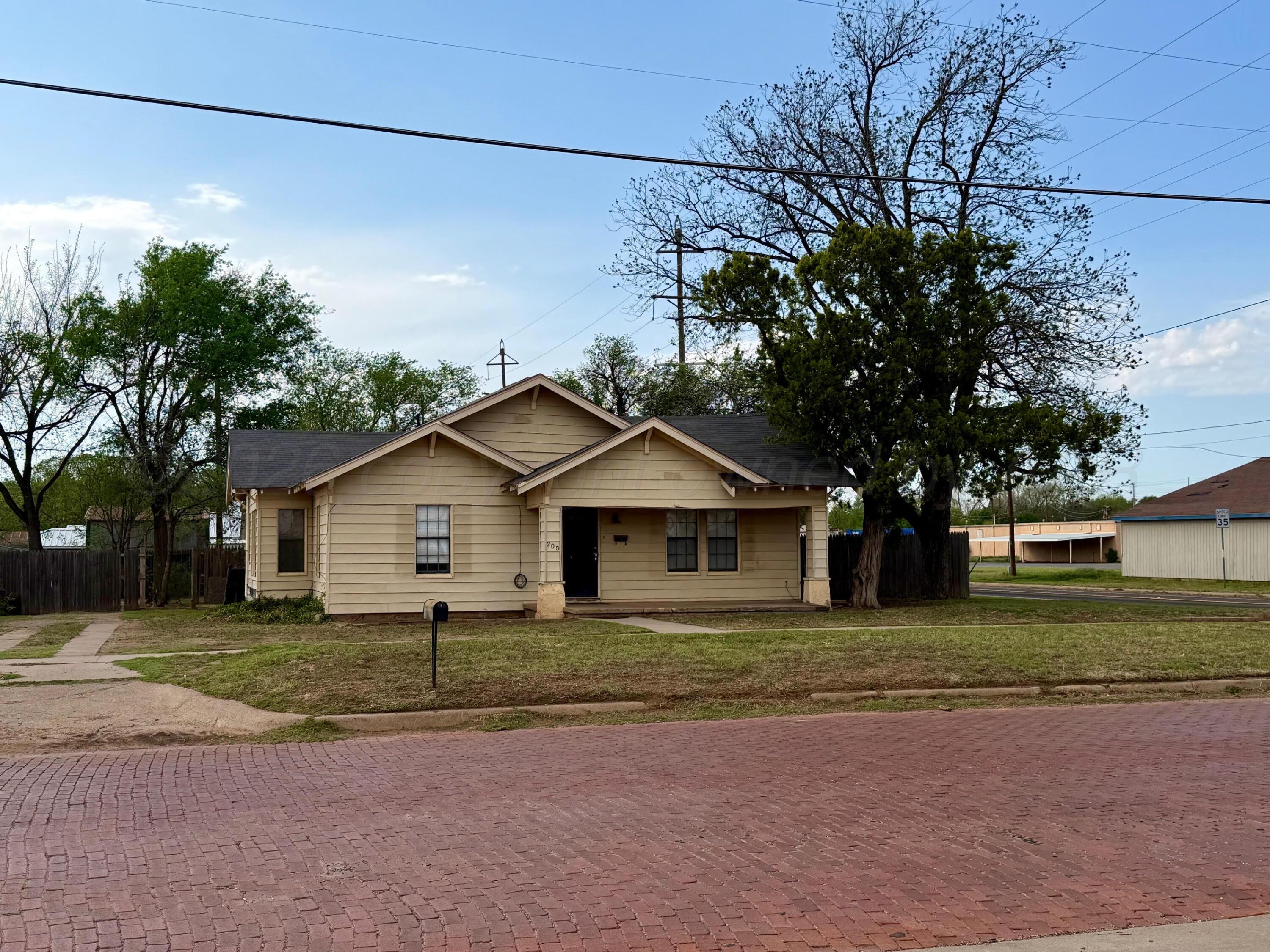 200 South Main Street Childress, TX 79201 - Photo 18 of 18 Front