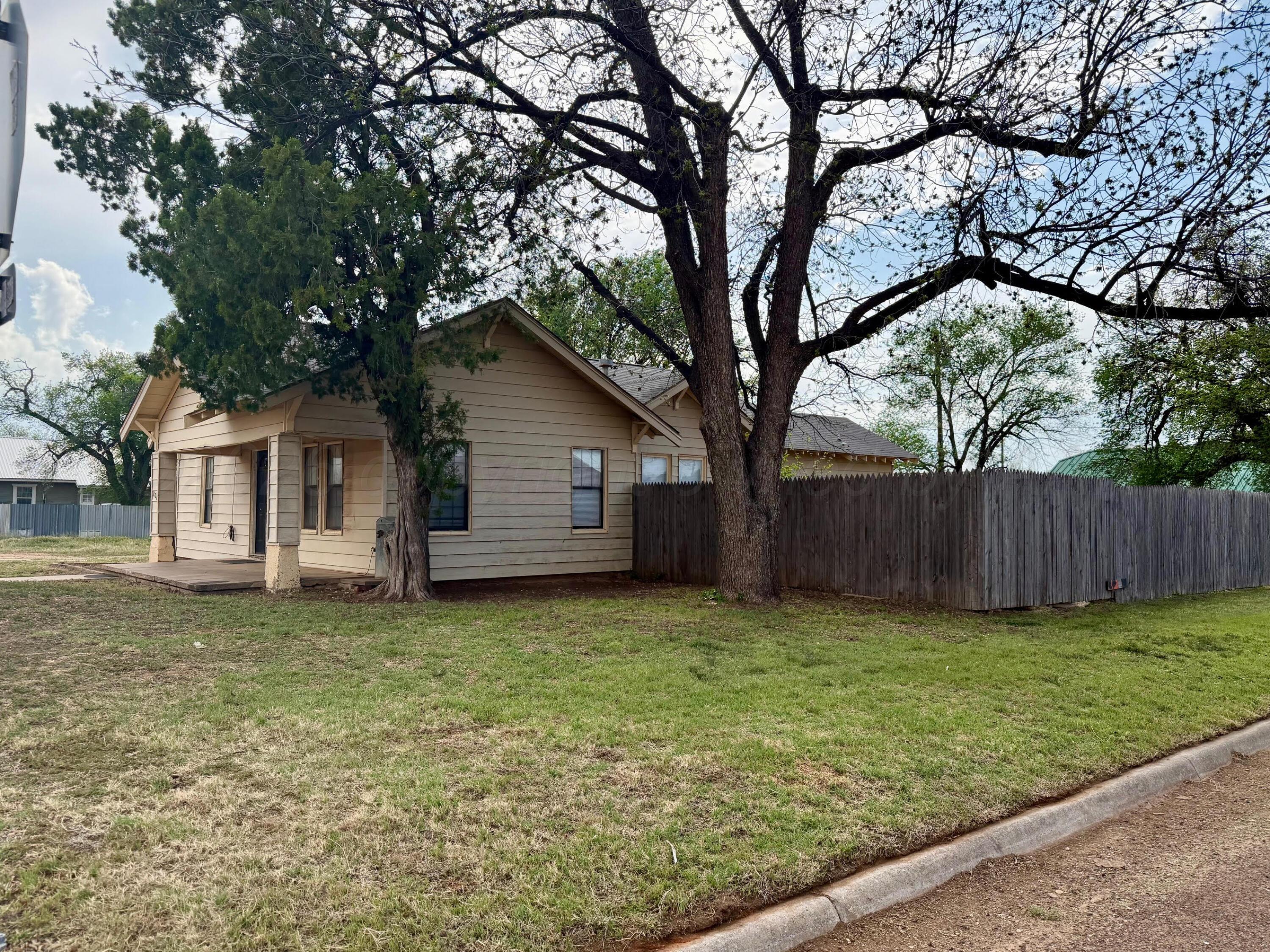 200 South Main Street Childress, TX 79201 - Photo 2 of 18 Front N side