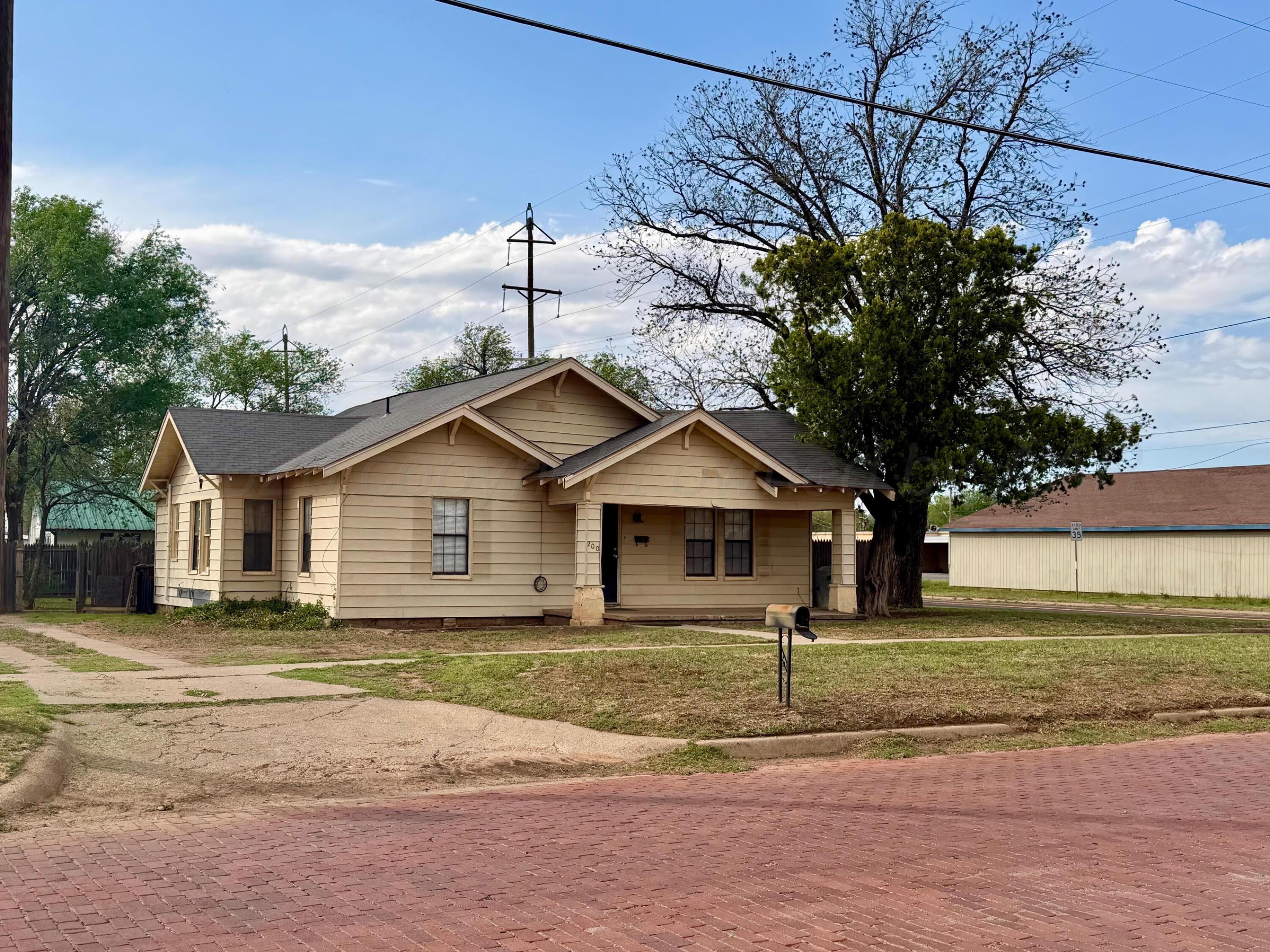 200 South Main Street Childress, TX 79201 - Photo 3 of 18 Front 3
