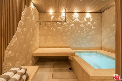 $38,808,000 | 11824 Ellice Street, Malibu, CA 90265