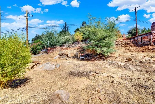 $139,900 | 609 Sunnyside Road, St. Helena, CA 94574