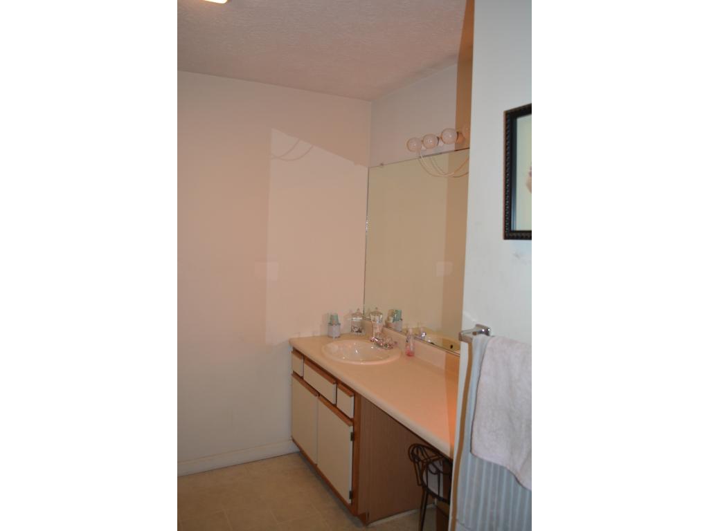 1991 Bodwell Road, Unit 24 Manchester, NH 03109 - Photo 3 of 17