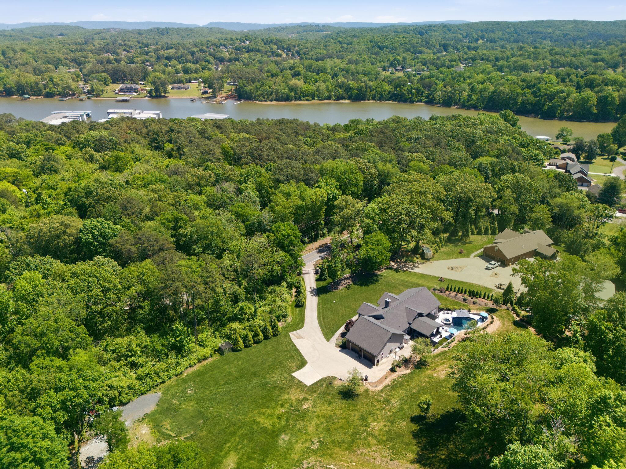 9265 North Hickory Valley Road Chattanooga, TN 37416 - Photo 3 of 24 rp2604202-1061 mls2