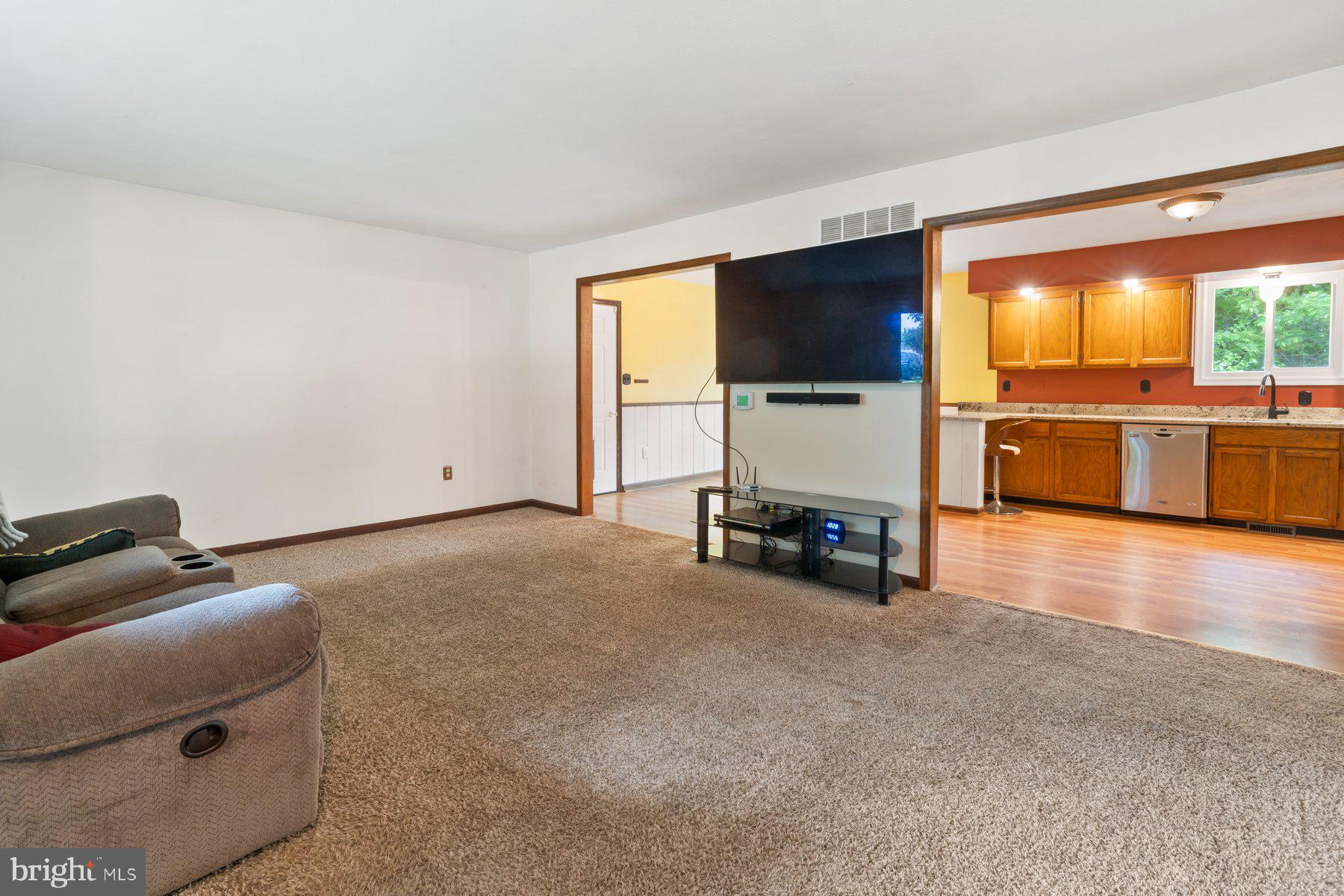 101 George Street Taneytown, MD 21787 - Photo 4 of 32 Gallery Image 4