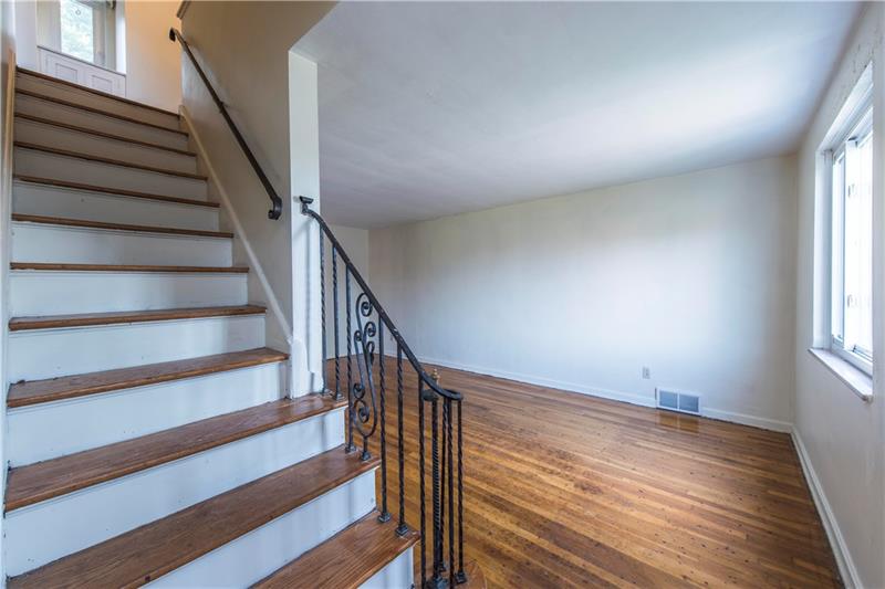 1514 Radford Road Pittsburgh, PA 15227 - Photo 11 of 25 Gallery Image 11