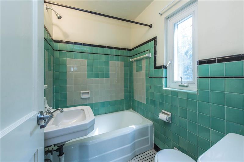 1514 Radford Road Pittsburgh, PA 15227 - Photo 21 of 25 Gallery Image 21