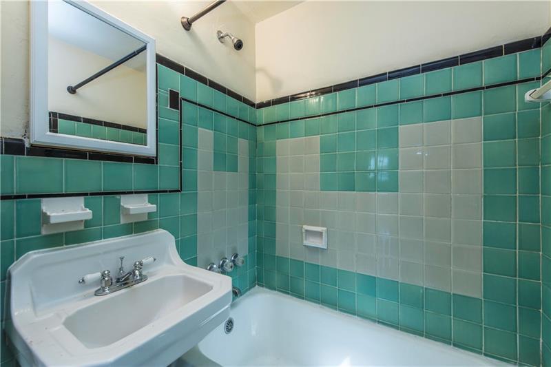 1514 Radford Road Pittsburgh, PA 15227 - Photo 22 of 25 Gallery Image 22