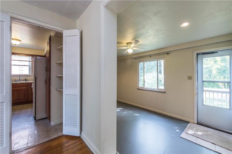 1514 Radford Road Pittsburgh, PA 15227 - Photo 6 of 25 Gallery Image 6