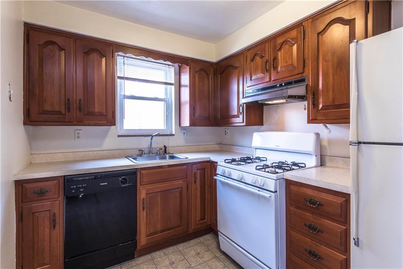 1514 Radford Road Pittsburgh, PA 15227 - Photo 9 of 25 Gallery Image 9