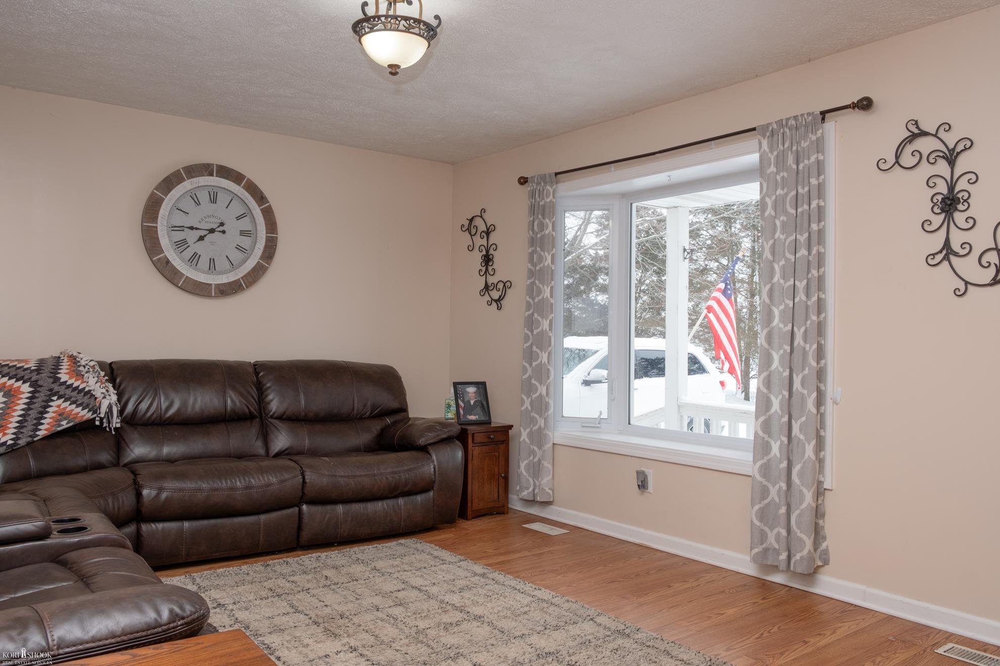 2850 North Hickory Road Owosso, MI 48867 - Photo 8 of 26 50131587-820840ea-c89f-41c2-bd2e-6e36e3eac285.JPG