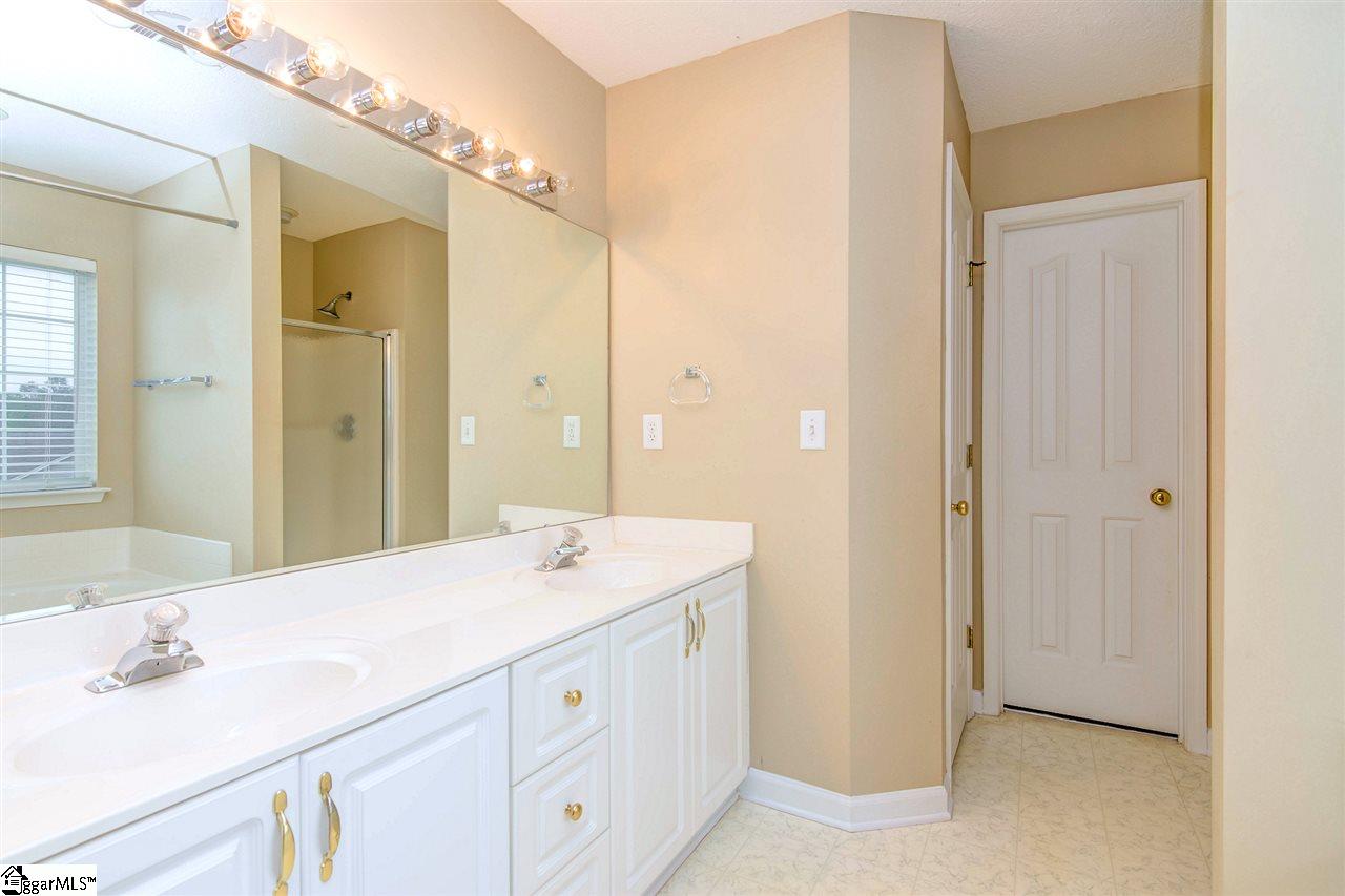 307 Goldenrain Way Simpsonville, SC 29680 - Photo 21 of 36 Gallery Image 21
