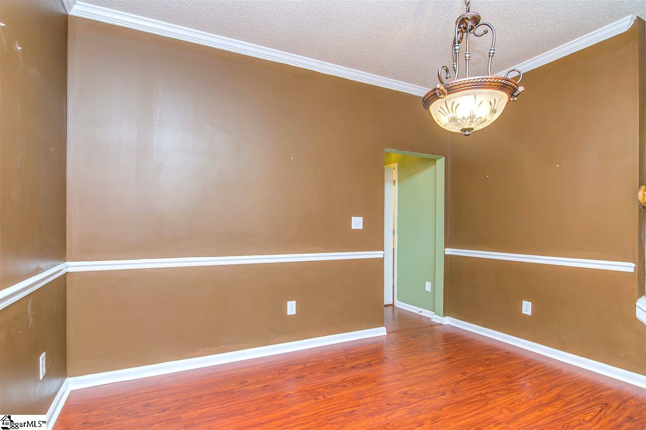 307 Goldenrain Way Simpsonville, SC 29680 - Photo 8 of 36 Gallery Image 8