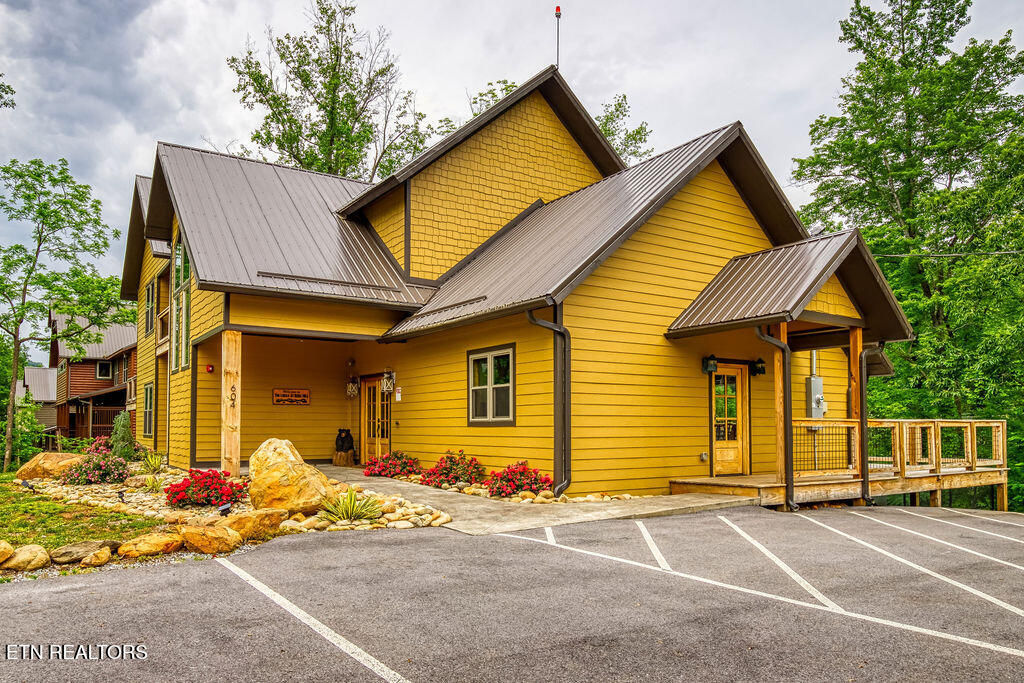 606 Cherokee Orchard Road Gatlinburg, TN 37738 - Photo 2 of 59 1(1)