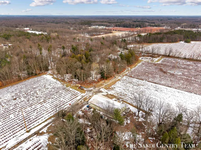 $1,495,900 | 12346 144th Avenue, Grand Haven, MI 49417