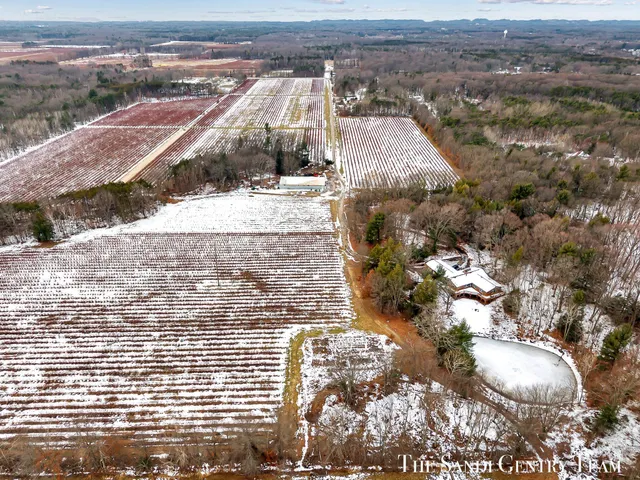 $1,495,900 | 12346 144th Avenue, Grand Haven, MI 49417