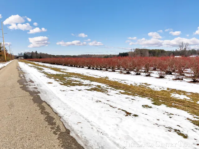 $1,495,900 | 12346 144th Avenue, Grand Haven, MI 49417