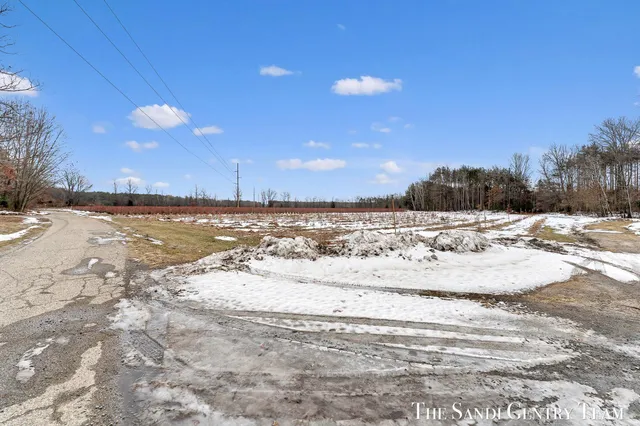 $1,495,900 | 12346 144th Avenue, Grand Haven, MI 49417