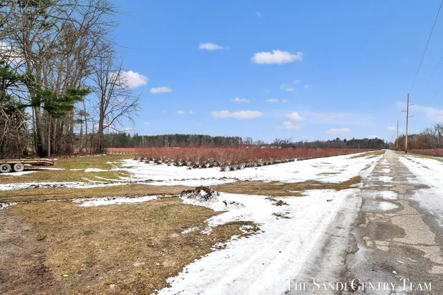 $1,495,900 | 12346 144th Avenue, Grand Haven, MI 49417