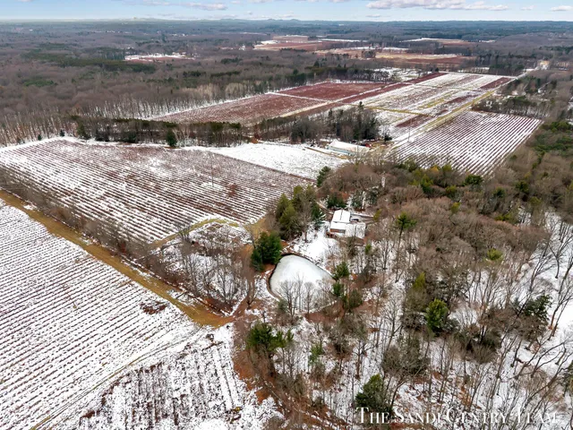 $1,495,900 | 12346 144th Avenue, Grand Haven, MI 49417