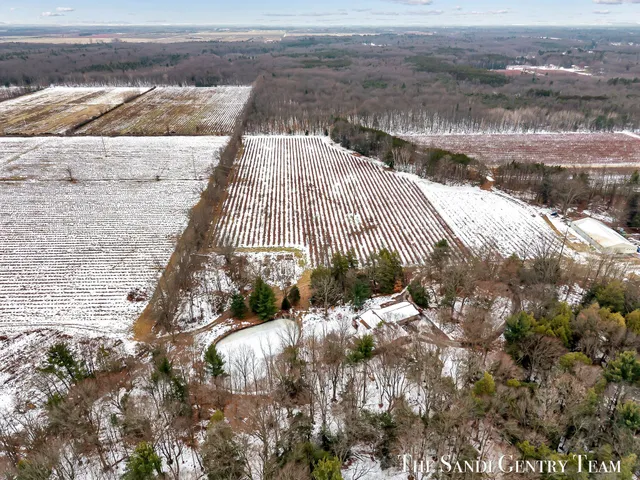 $1,495,900 | 12346 144th Avenue, Grand Haven, MI 49417