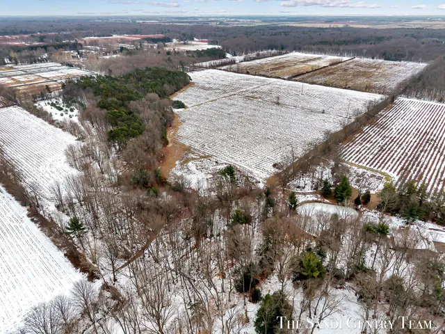 $1,495,900 | 12346 144th Avenue, Grand Haven, MI 49417