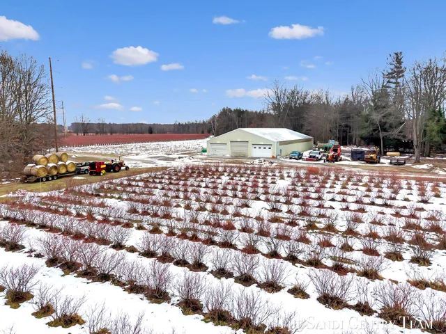 $1,495,900 | 12346 144th Avenue, Grand Haven, MI 49417