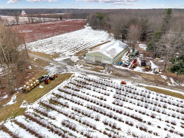 $1,495,900 | 12346 144th Avenue, Grand Haven, MI 49417