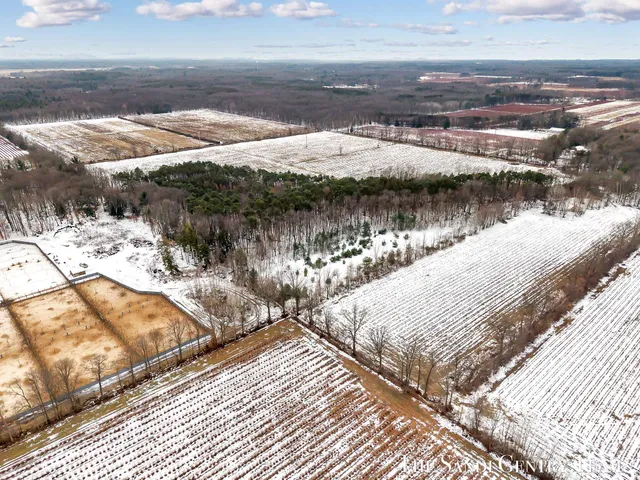 $1,495,900 | 12346 144th Avenue, Grand Haven, MI 49417