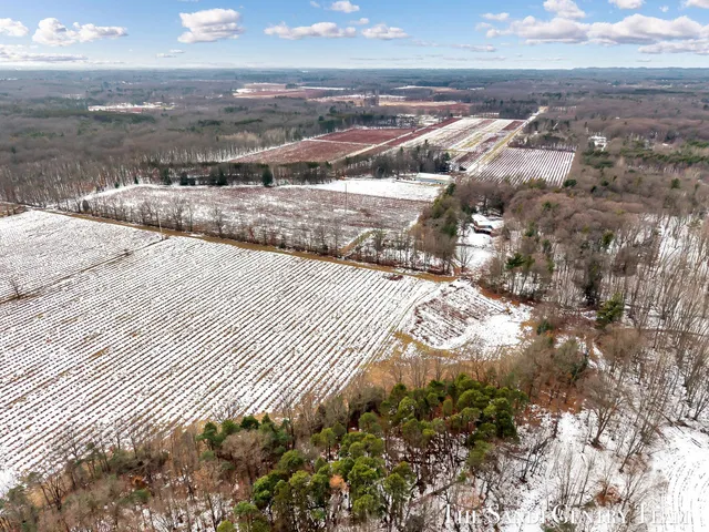 $1,495,900 | 12346 144th Avenue, Grand Haven, MI 49417