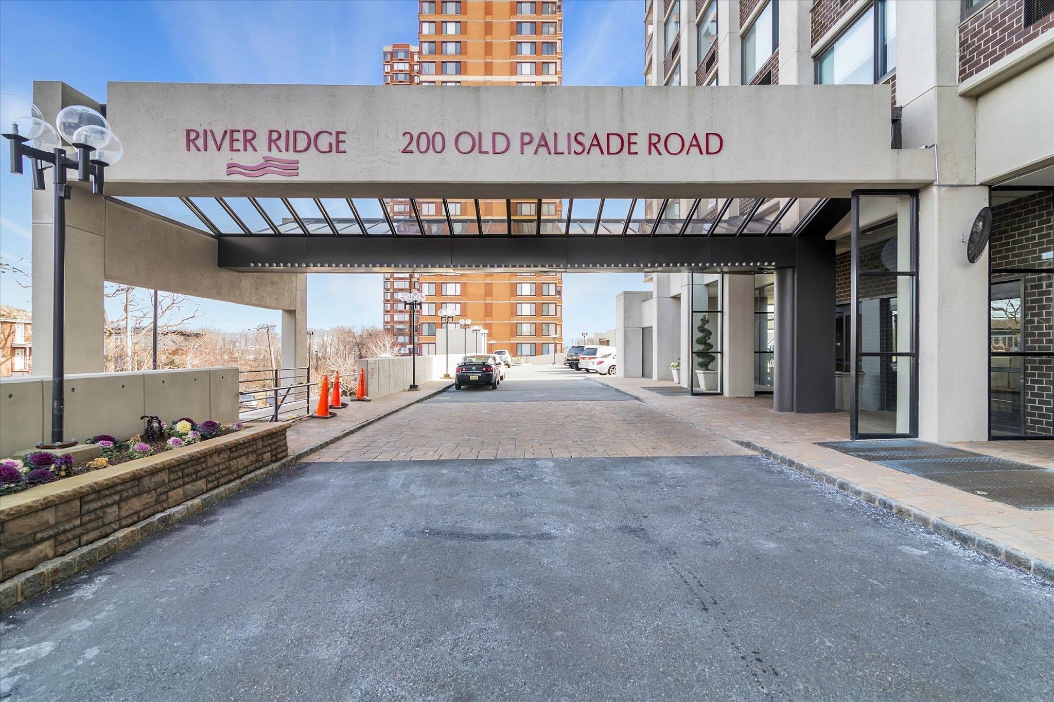 200 Old Palisade Road, Unit PH 4/5 Fort Lee, NJ 07024 - Photo 3 of 46 a view of parking area