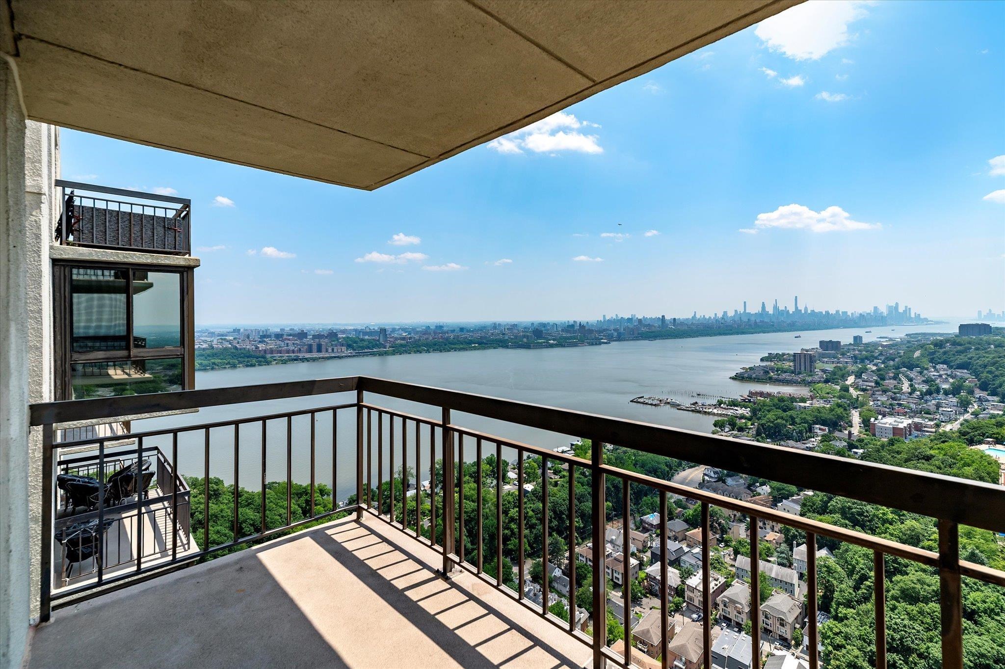200 Old Palisade Road, Unit PH 4/5 Fort Lee, NJ 07024 - Photo 37 of 46 a view of city from a balcony