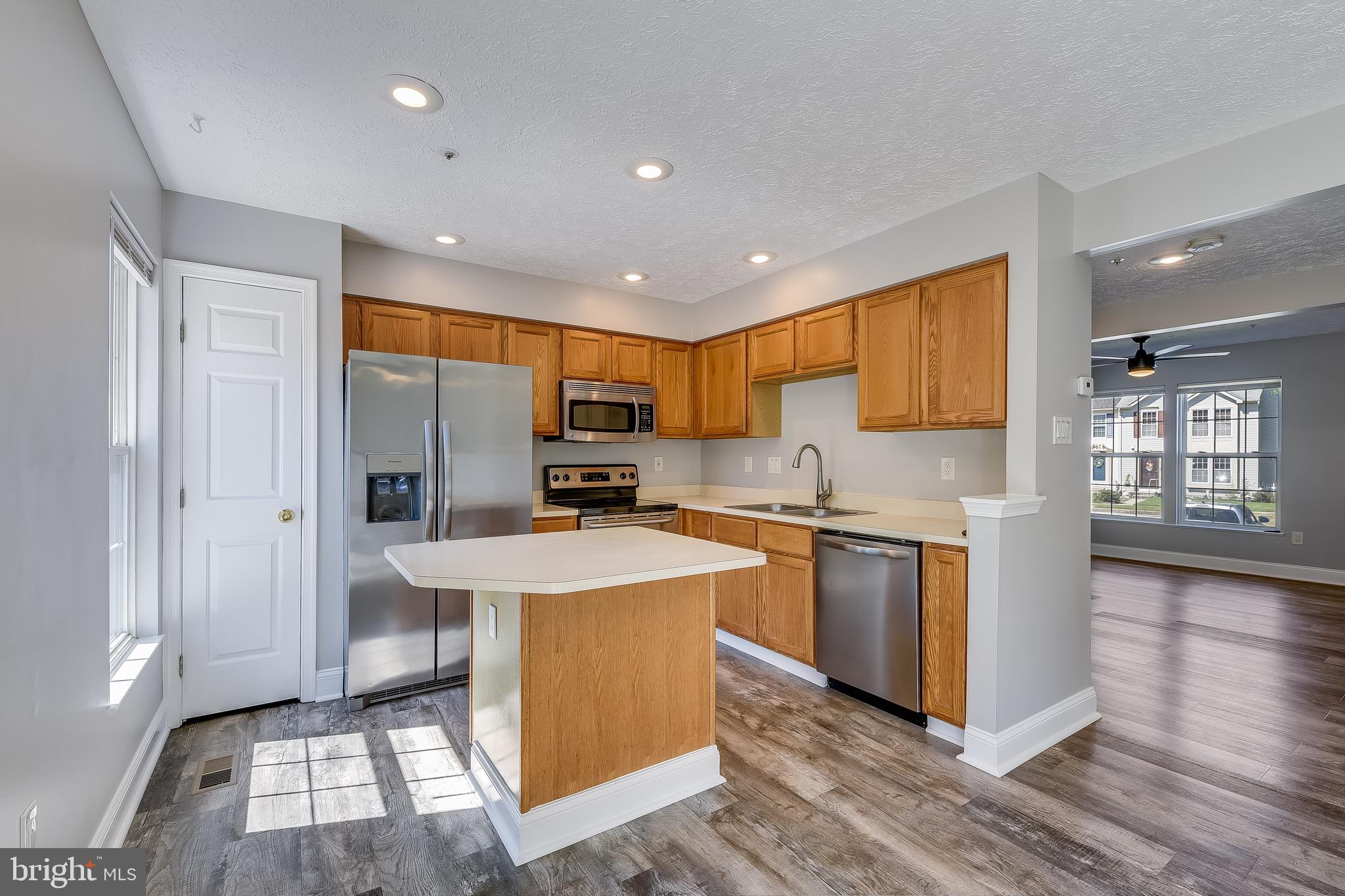 27 Cutter Cove Court Middle River, MD 21220 - Photo 12 of 36