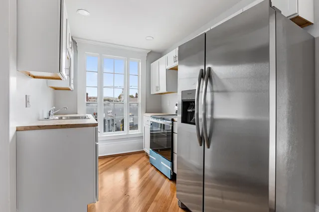 $1,850 | 109 Pleasant Street, Unit 203, Claremont, NH 03743