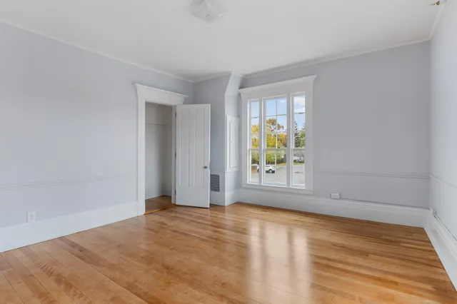 $1,850 | 109 Pleasant Street, Unit 203, Claremont, NH 03743