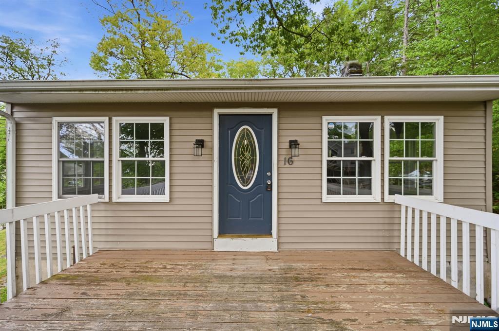 16 Morsemere Road West Milford, NJ 07421 - Photo 3 of 28