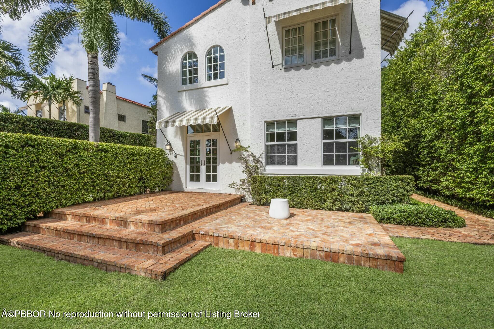 281 Cordova Road West Palm Beach, FL 33401 - Photo 6 of 25 a view of outdoor space yard and house