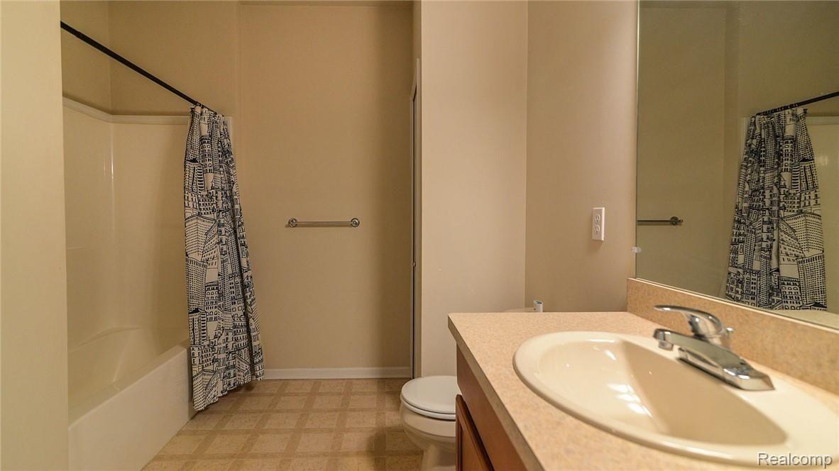10094 Ridge Run Street Howell, MI 48855 - Photo 28 of 38 027_18.jpg