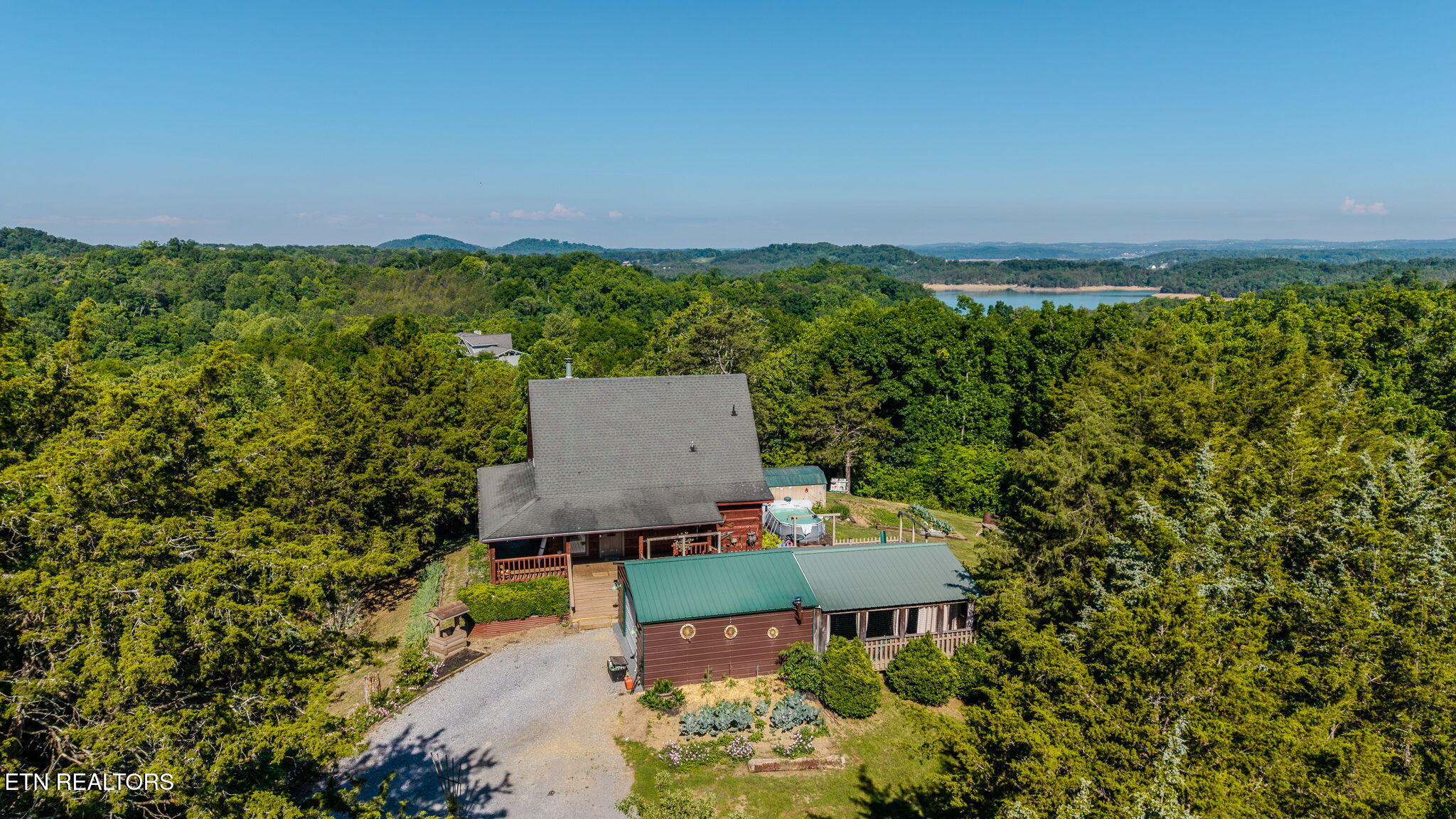 1582 Romary Road Dandridge, TN 37725 - Photo 40 of 46 41