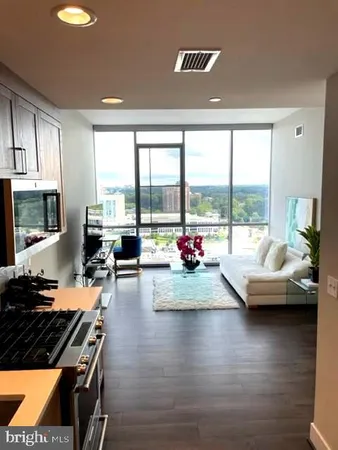 $2,800 | 930 Rose Avenue, Unit 1902, Rockville, MD 20852