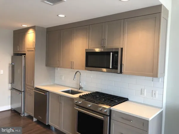 $2,800 | 930 Rose Avenue, Unit 1902, Rockville, MD 20852