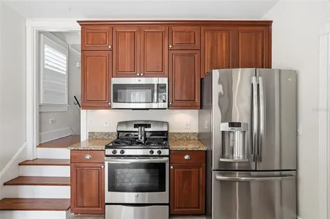 $1,100,000 | 126 22nd Avenue Northeast, St. Petersburg, FL 33704