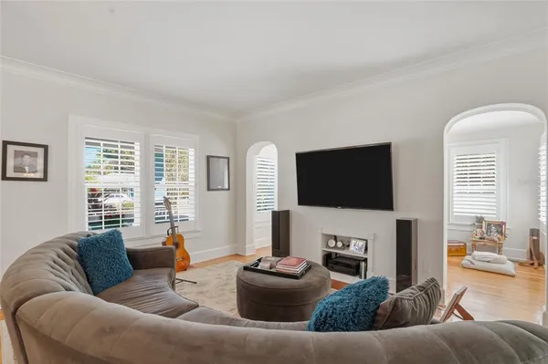 $1,049,000 | 126 22nd Avenue Northeast, St. Petersburg, FL 33704