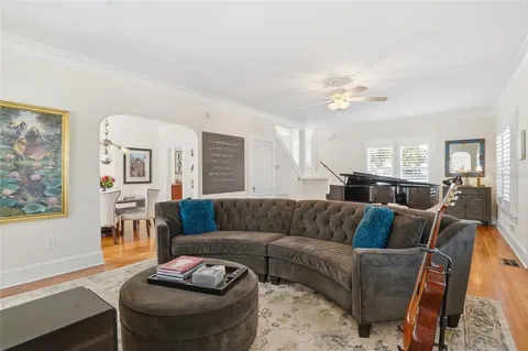 $1,100,000 | 126 22nd Avenue Northeast, St. Petersburg, FL 33704