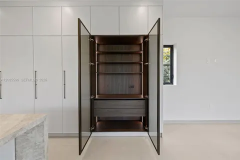 $6,995,000 | 5262 La Gorce Drive, Miami Beach, FL 33140