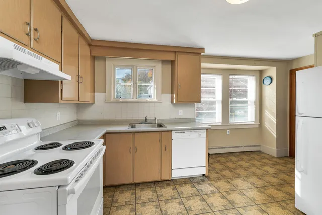 $425,000 | 245 Laval Street, Manchester, NH 03102