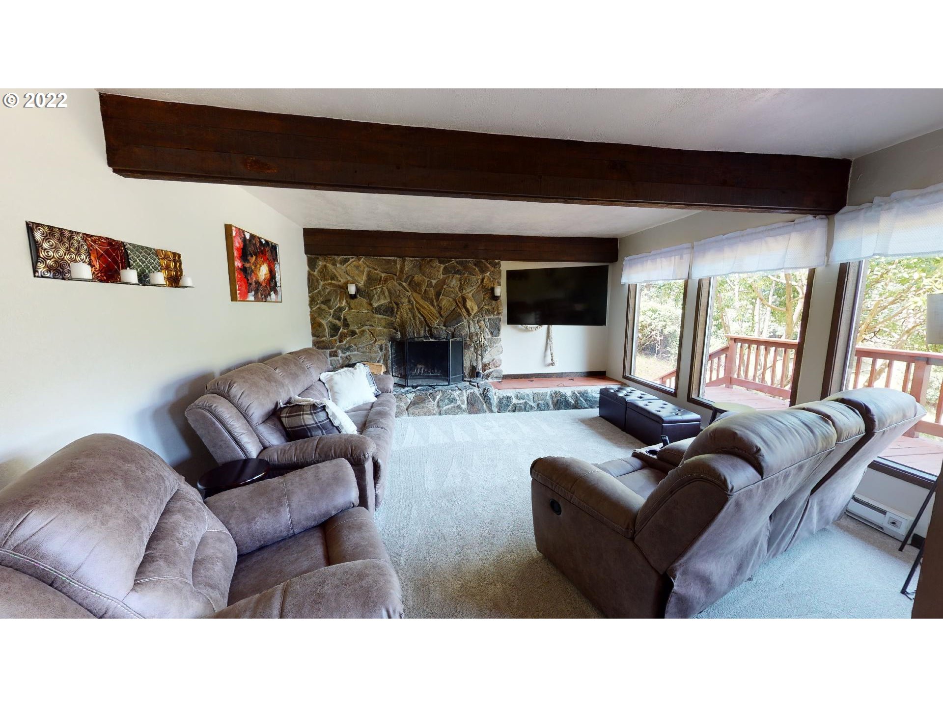 28656 Brooks Road Gold Beach, OR 97444 - Photo 5 of 28 Living Room