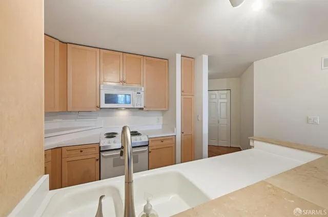 $948,888 | 1483 Sutter Street, Unit 405, San Francisco, CA 94109