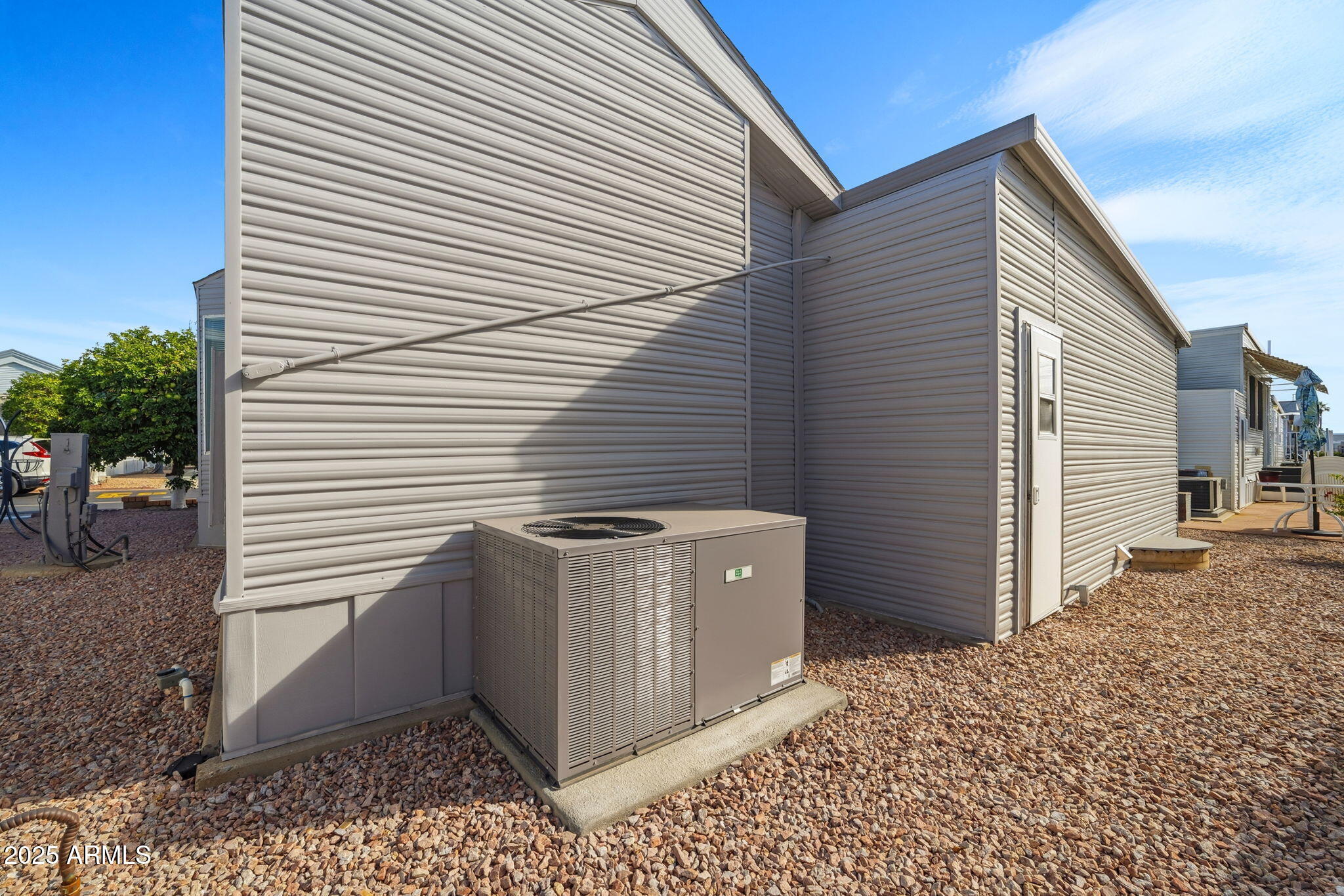 111 South Greenfield Road, Unit 724 Mesa, AZ 85206 - Photo 10 of 23 a view of a backyard