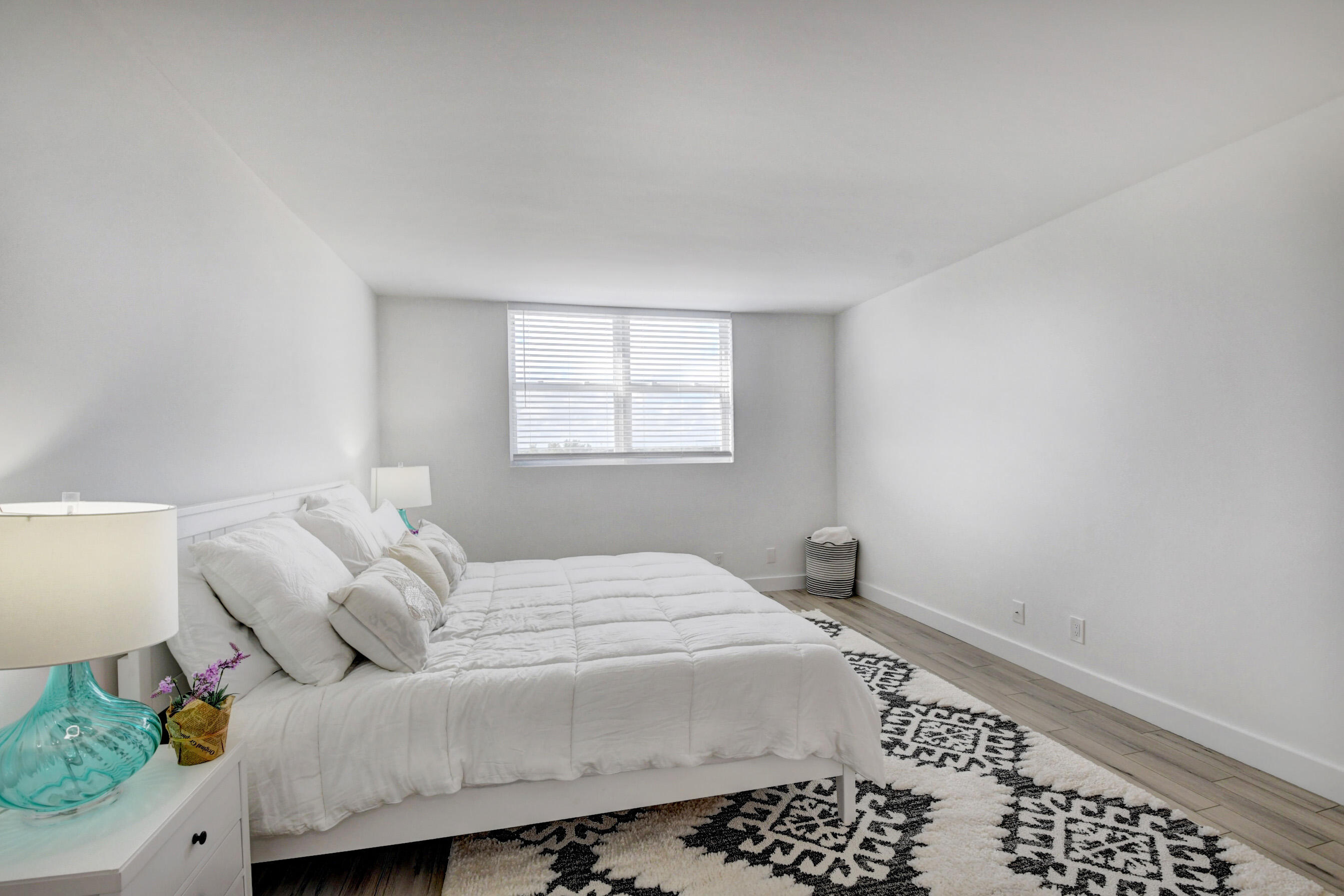 6161 Northwest 2nd Avenue, Unit 617 Boca Raton, FL 33487 - Photo 18 of 32 Master Bedroom